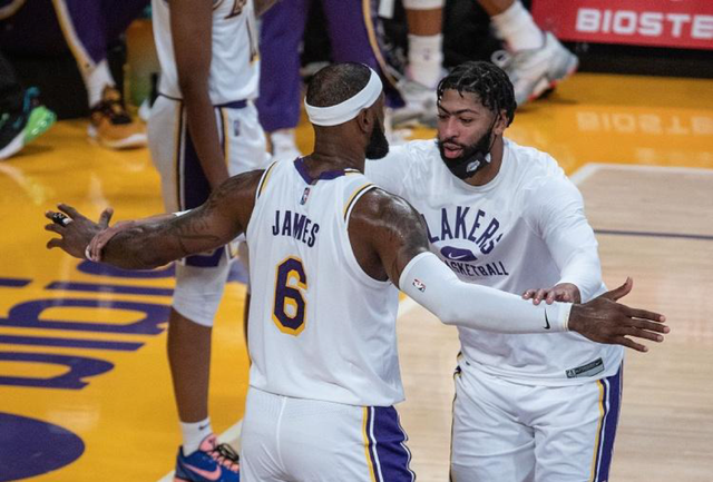 在逆境中展 在逆境中展